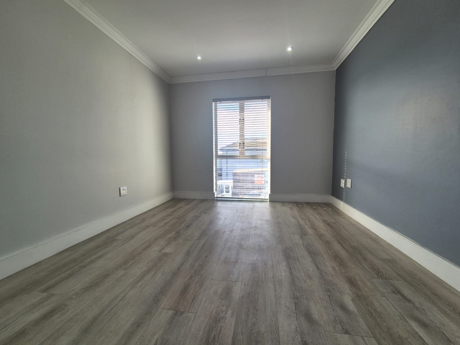 To Let 3 Bedroom Property for Rent in Langeberg Heights Western Cape